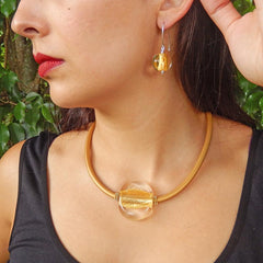 Model wearing GLITTER CRYSTAL GOLD 24kt gold leaf modern murano glass necklace and SPARKLE earrings, handmade in Italy